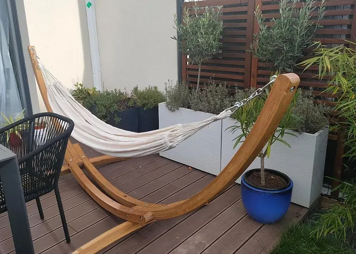 La Maison Bleue, A 20 Mn De Strasbourg, Sur La Route Des Vins, Jusqu\'A 6 Personnes, Selestat