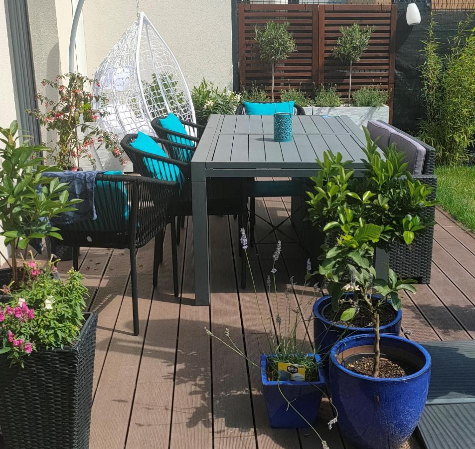 La Maison Bleue, A 20 Mn De Strasbourg, Sur La Route Des Vins, Jusqu'a 6 Personnes, * Selestat